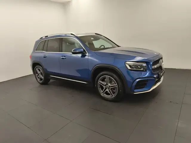 Mercedes-Benz GLB 220