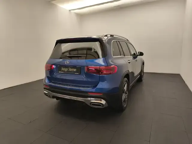 Mercedes-Benz GLB 220