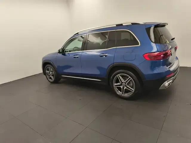 Mercedes-Benz GLB 220