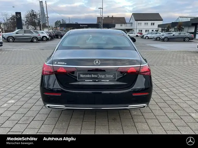 Mercedes-Benz E 300