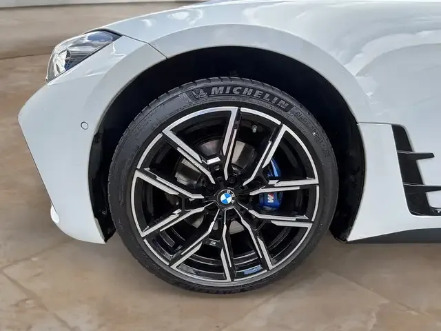 BMW 440