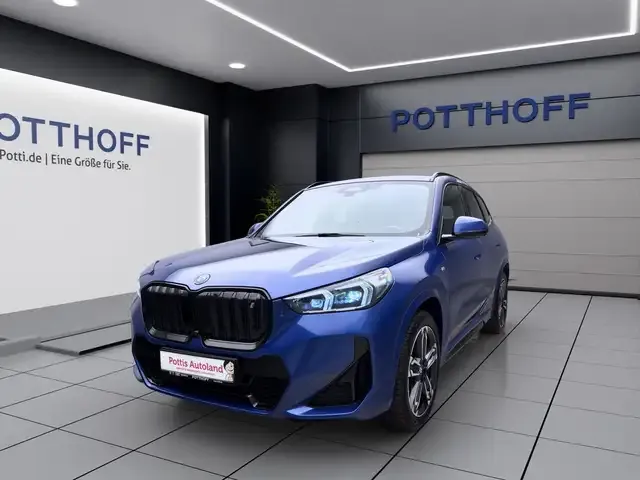 BMW iX1
