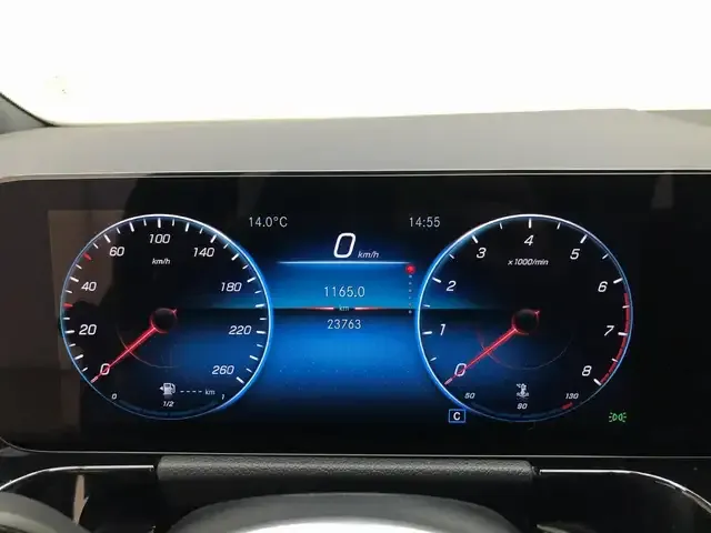 Mercedes-Benz B 180