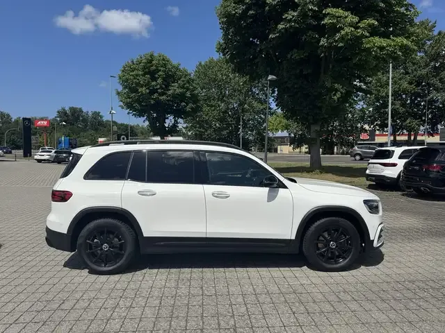 Mercedes-Benz GLB 200