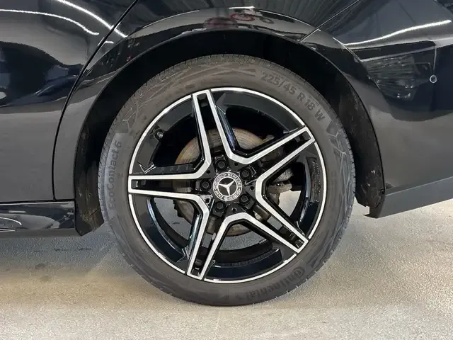 Mercedes-Benz CLA 220