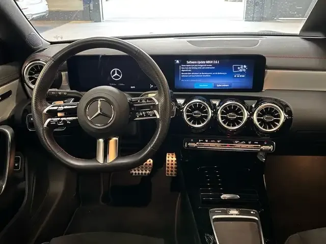 Mercedes-Benz CLA 220