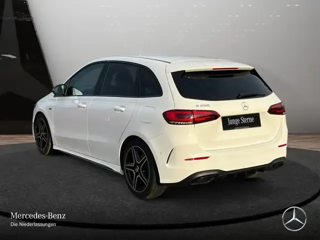 Mercedes-Benz B 200