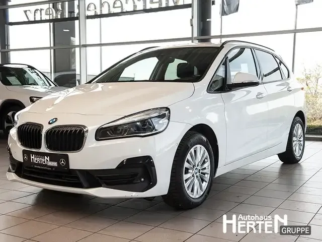 BMW 218
