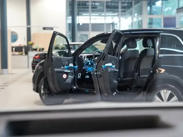 Mercedes-Benz EQE SUV