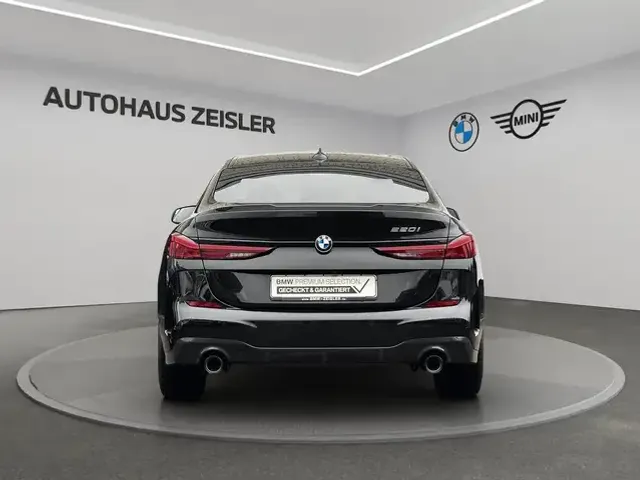 BMW 220