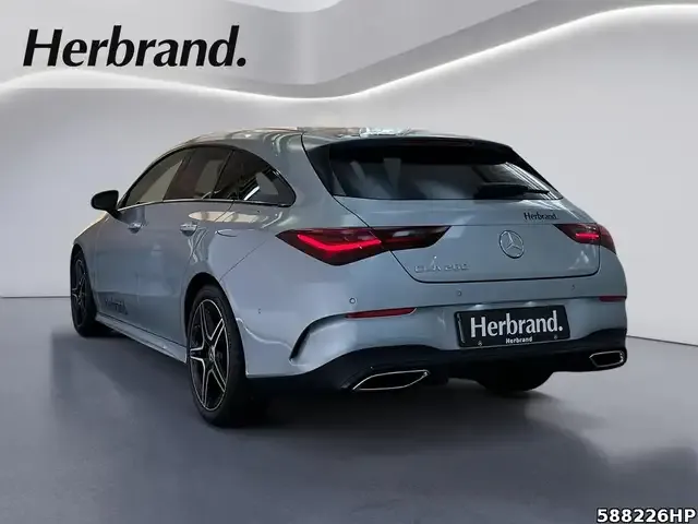 Mercedes-Benz CLA 200