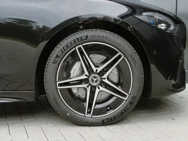 Mercedes-Benz C 300