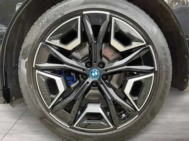 BMW iX