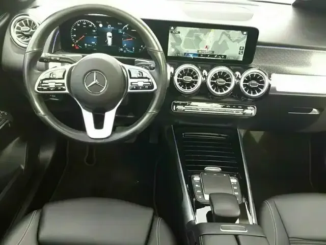 Mercedes-Benz GLB 200