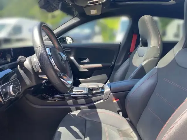 Mercedes-Benz CLA 35 AMG