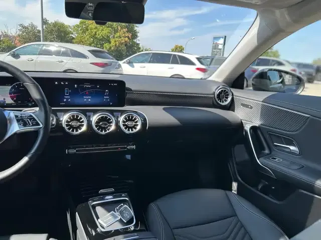 Mercedes-Benz CLA 180