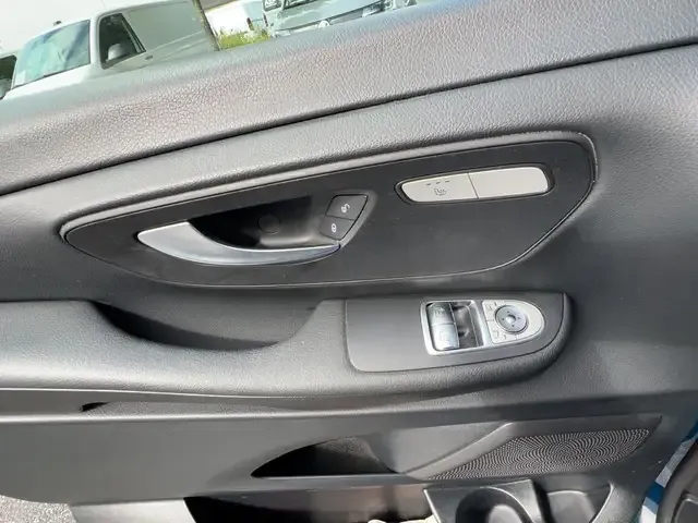 Mercedes-Benz V 200