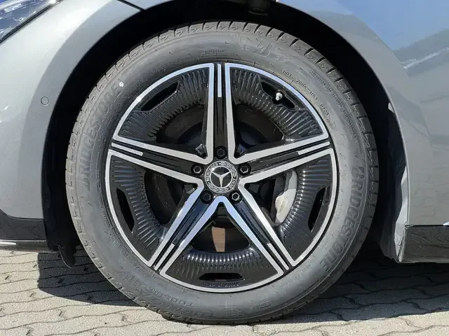 Mercedes-Benz EQE 350