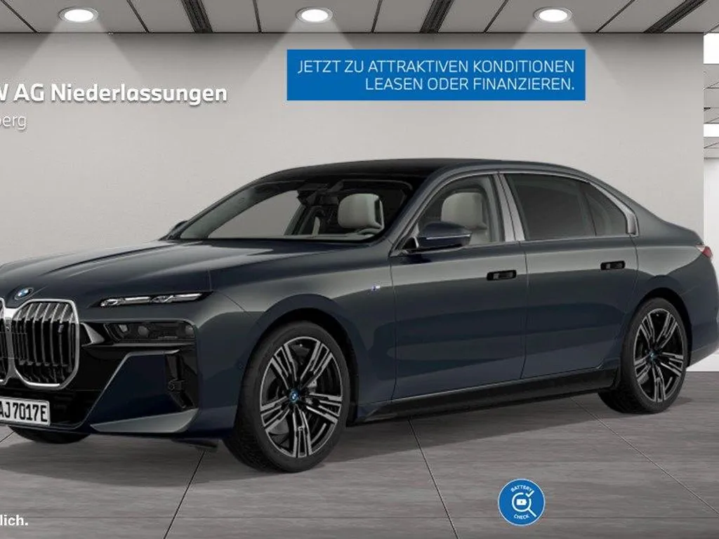 BMW i7