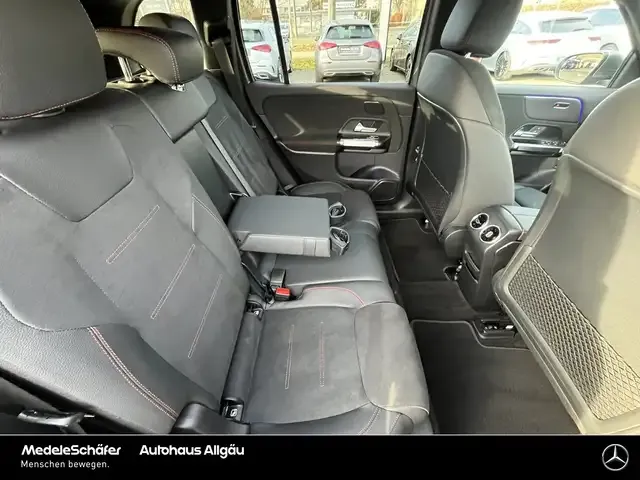 Mercedes-Benz EQB 300