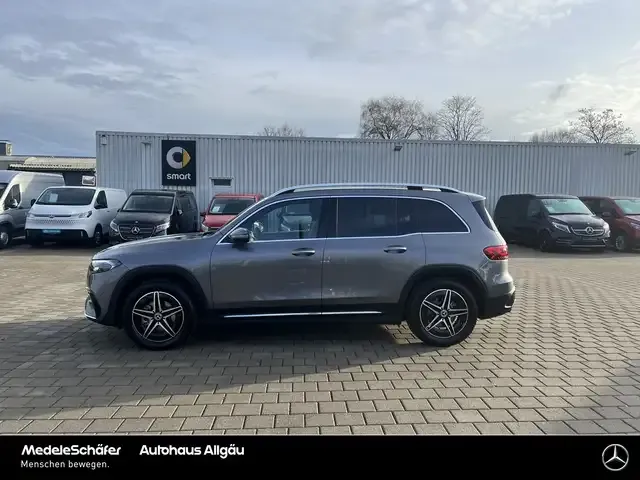 Mercedes-Benz EQB 300