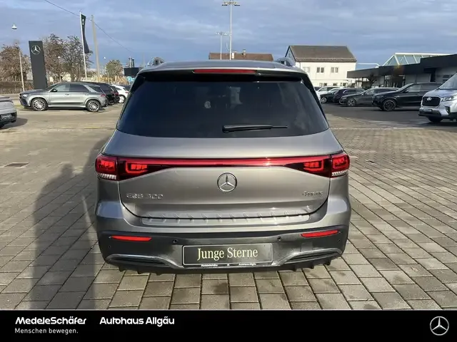 Mercedes-Benz EQB 300