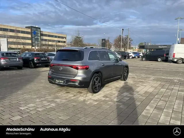 Mercedes-Benz EQB 300