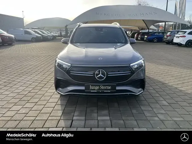 Mercedes-Benz EQB 300