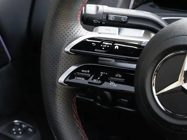 Mercedes-Benz GLB 220