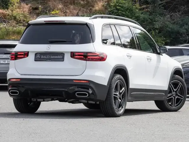 Mercedes-Benz GLB 220