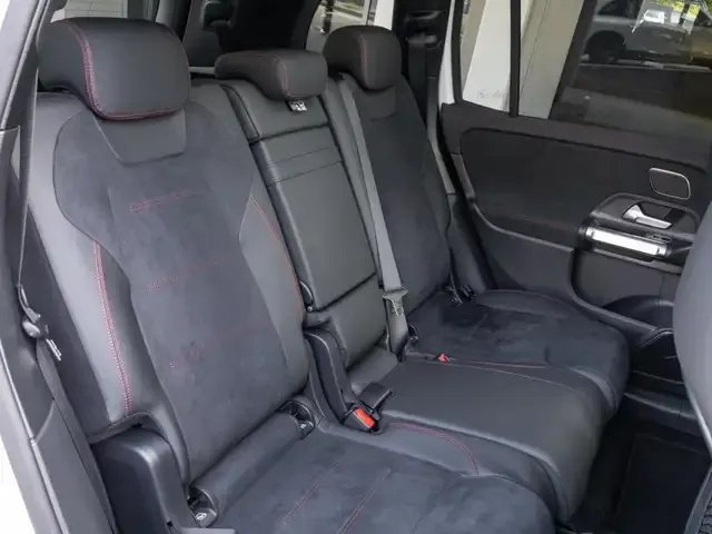Mercedes-Benz GLB 220
