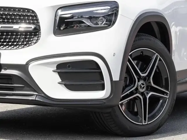 Mercedes-Benz GLB 220