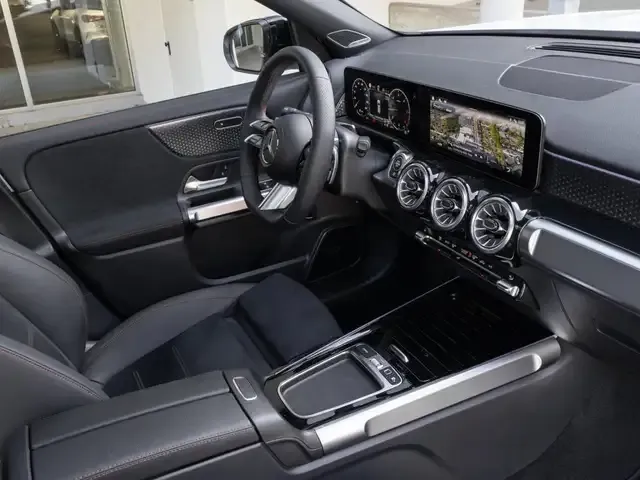 Mercedes-Benz GLB 220