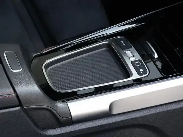 Mercedes-Benz GLB 220