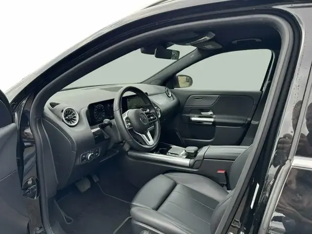 Mercedes-Benz EQA 300