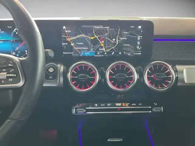 Mercedes-Benz GLB 220