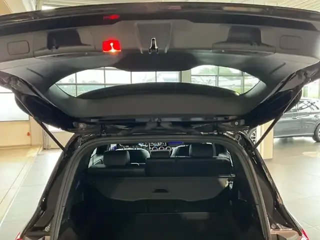 Mercedes-Benz GLB 220