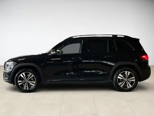 Mercedes-Benz GLB 220