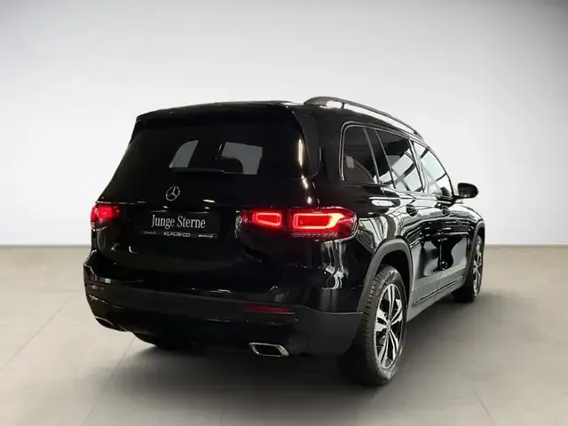 Mercedes-Benz GLB 220