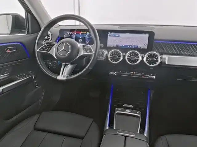 Mercedes-Benz GLB 220