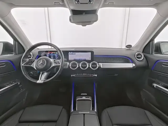 Mercedes-Benz GLB 220