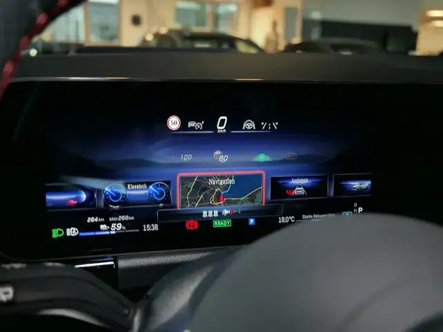 Mercedes-Benz EQA 300