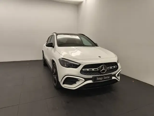 Mercedes-Benz GLA 200