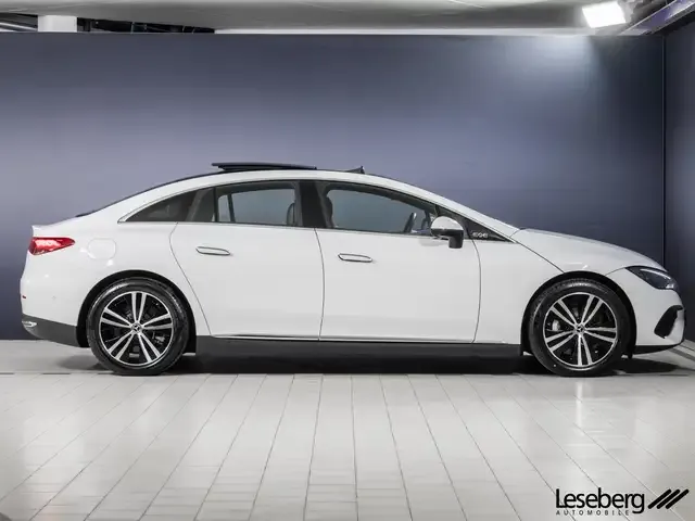 Mercedes-Benz EQE 300