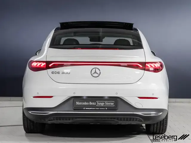 Mercedes-Benz EQE 300
