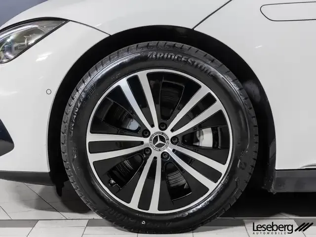 Mercedes-Benz EQE 300