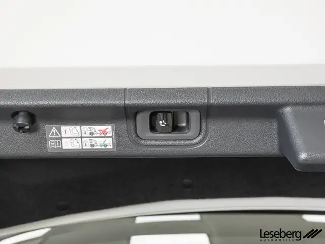 Mercedes-Benz EQE 300