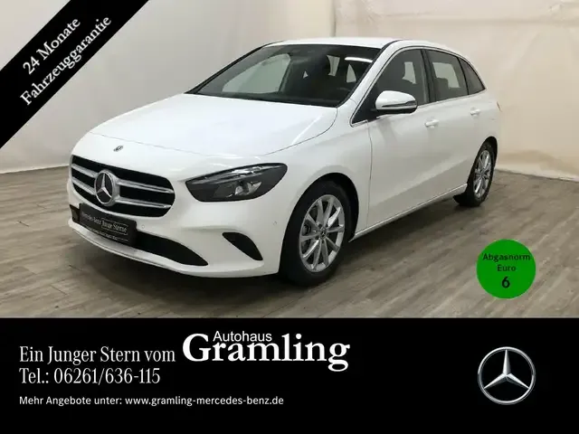 Mercedes-Benz B 180