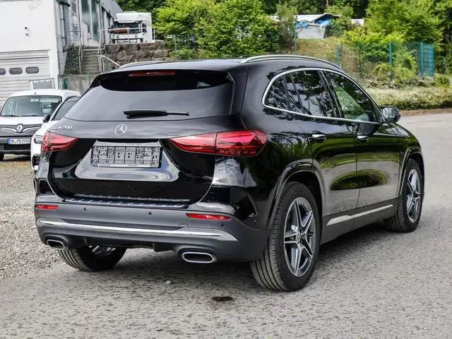 Mercedes-Benz GLA 200
