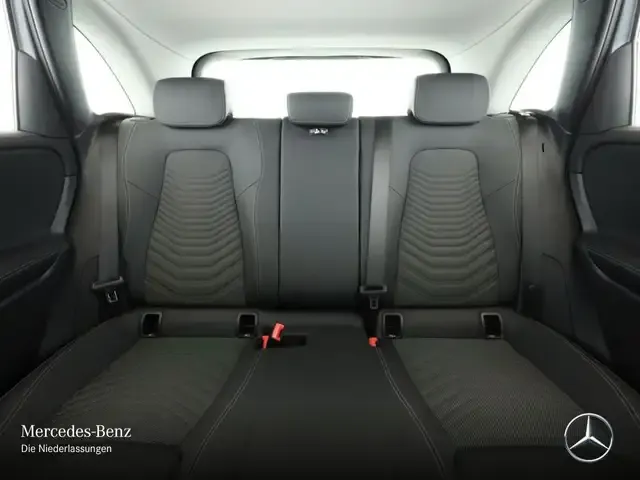 Mercedes-Benz B 220